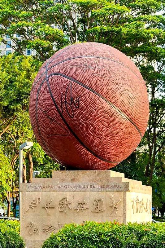 辽粤球迷这对CBA“老冤家”最近终于不那么呛了？  
 

之前总决赛拼得凶，加