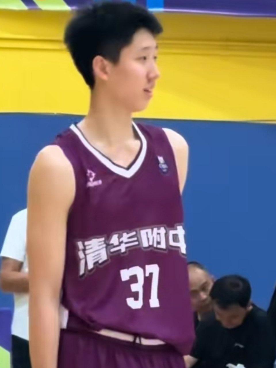 青训赛场的“搓”，张宇辰遭遇现实一课
清华附中憾负广厦，止步八强，2分惜败。潜力