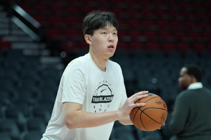 开拓者118比121不敌猛龙，开启了客场之旅，我国才俊杨翰森再次未登场。
不知道