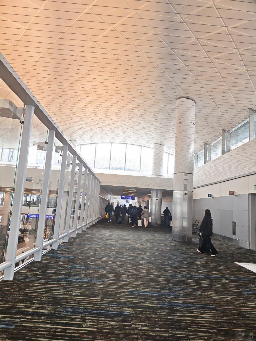 已累惨 美国·洛杉矶国际机场