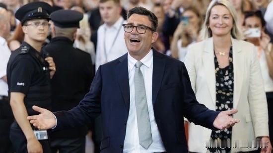 十年七相！安迪·伯纳姆正式走马上任，接替斯塔默成为英国新任首相！

据了解，伯纳