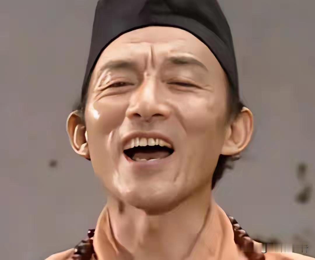 游本昌离世的消息刚从央视新闻传出来，满屏都是几代观众的缅怀，济公的破扇、爷叔的怀