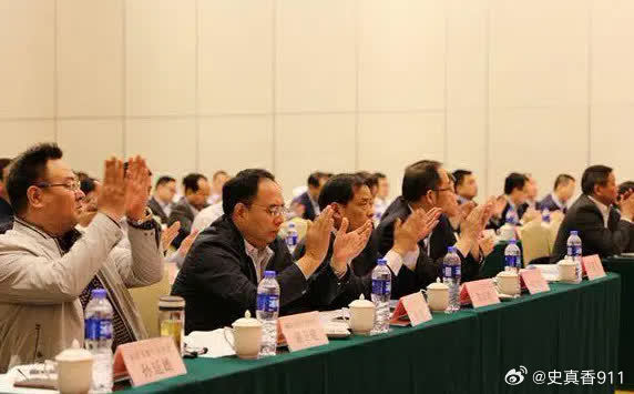 菲律宾军队把69个中国工人押上军用运输机！很多人以为中国会厉声抗议、强硬施压。错