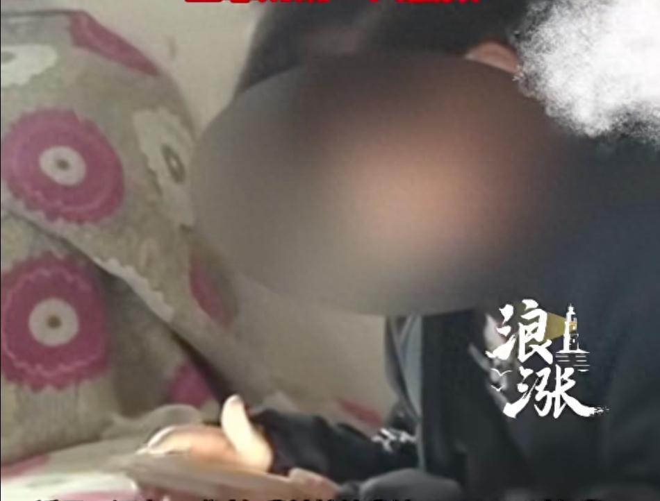 河南9岁女孩偷偷打赏主播5800元，花光了奶奶全部积蓄！
村医帮忙追讨，折腾半天