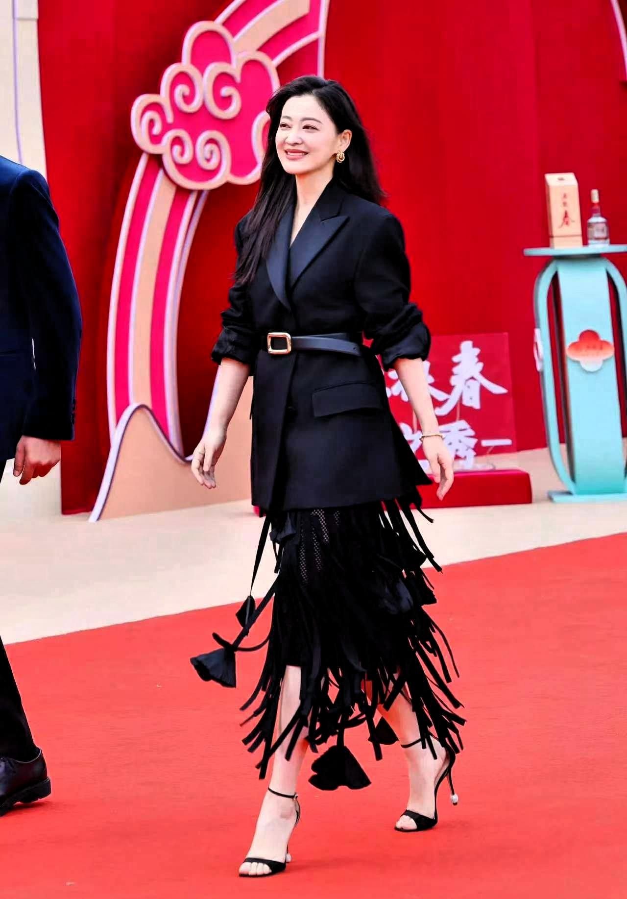 梅婷的面相变了
这次电视剧年度盛典，让人最意外的是梅婷，明明已经50岁的她，状态