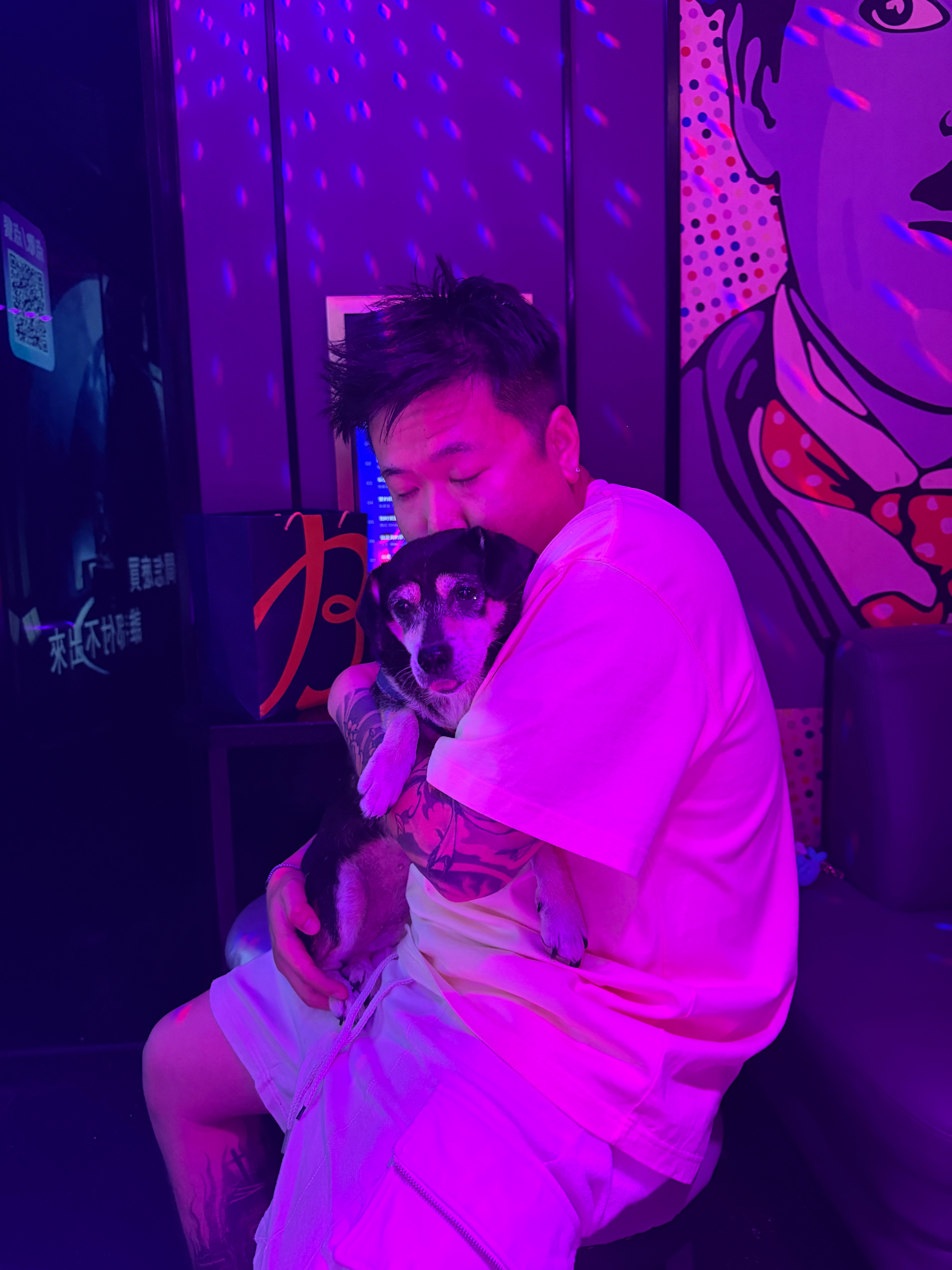 我就是那种蓬头垢面又容易喝多了还喜欢抱着刘开心啃的那种爹 狗狗