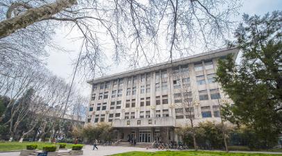北方工业大学在北京石景山区，北京市属重点高校。学校创立于1946年，前身是国立北