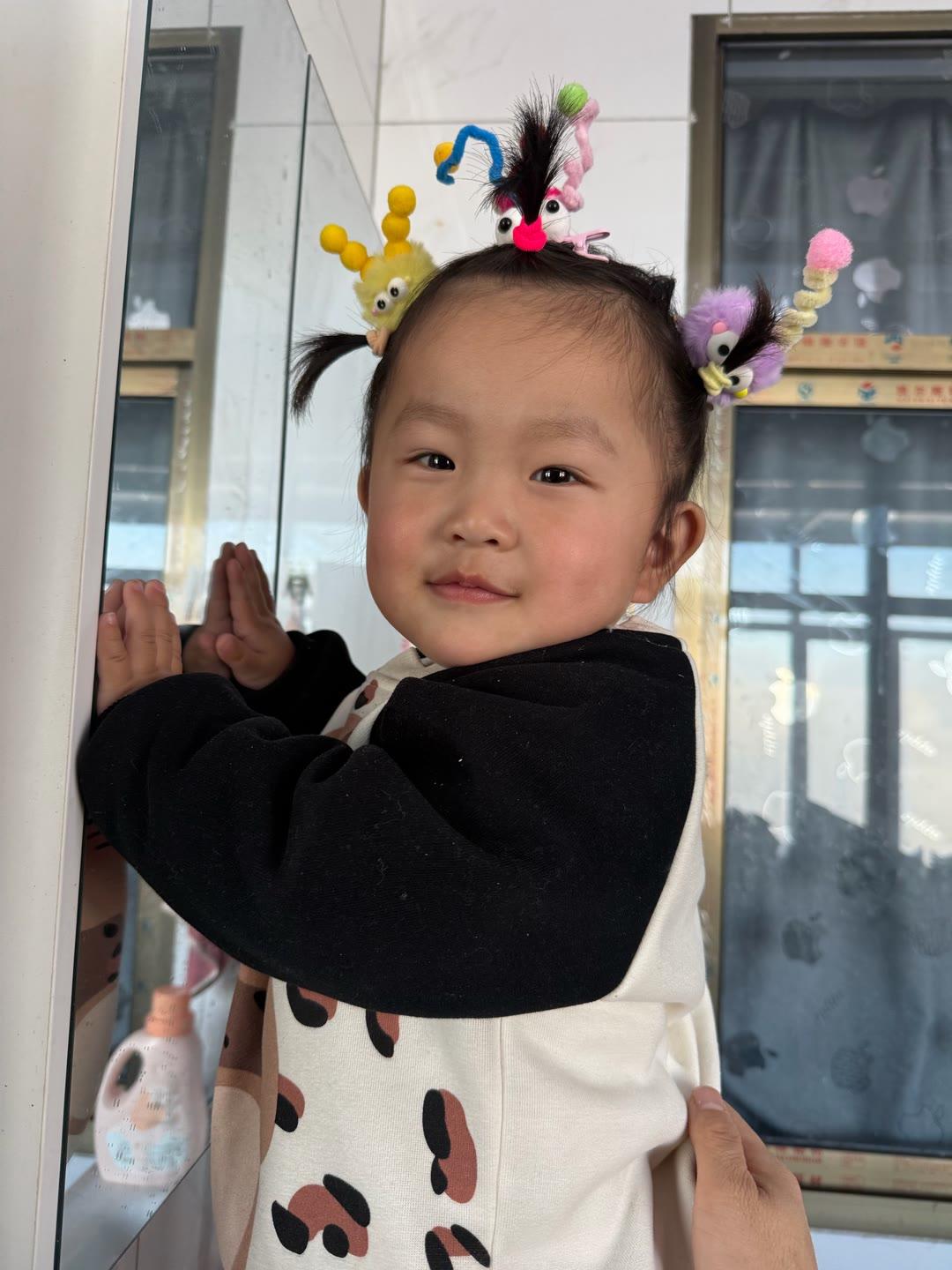 怀孕那会儿，心里一门心思盼着能生个男孩。等B超结果出来，知道是小姑娘，当场上火急