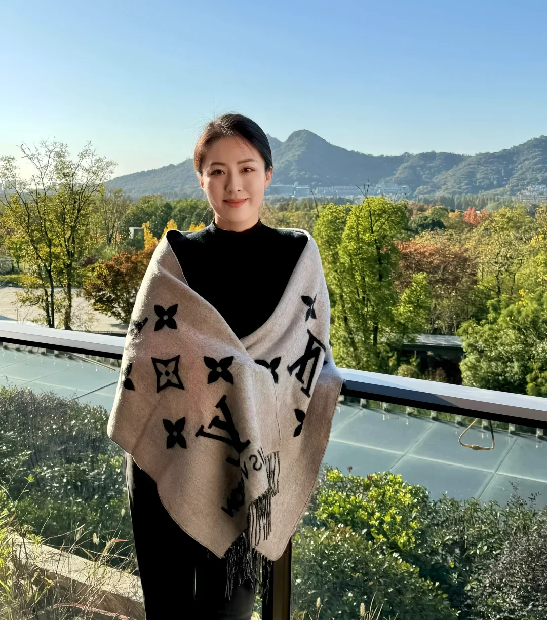 34岁女记者|依旧胶原蛋白满满
