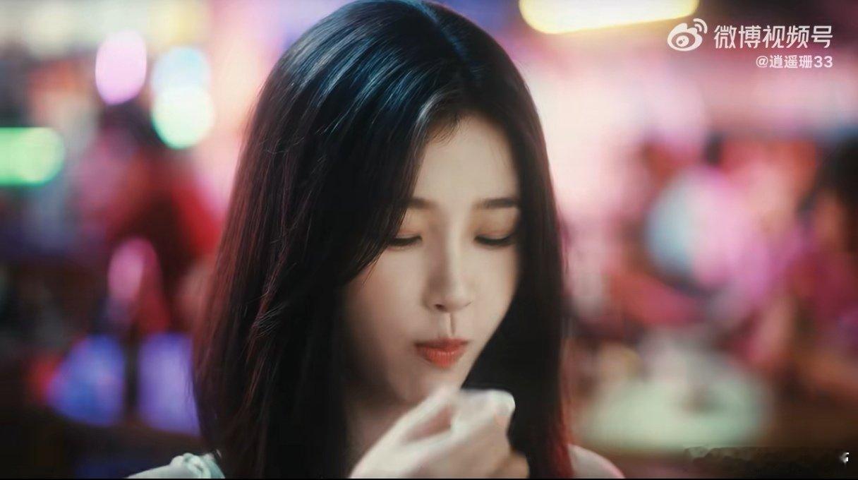 第一次抱是克制第二次抱是放肆 谁还没被暮暮朝朝的拥抱甜到尖叫！第一次克制，第二次