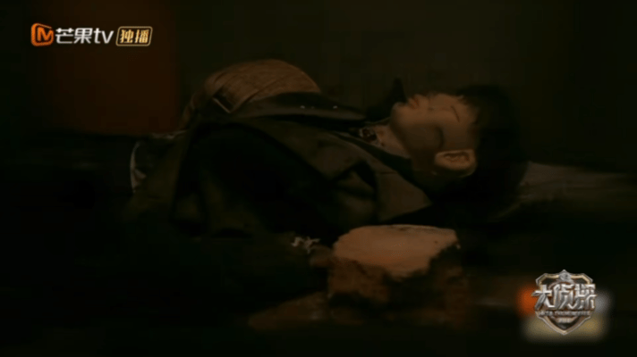 何老师是块怀表这期大侦探脑洞直接拉满！全员被炸成灵魂体，满屋子阿飘也就算了，何老