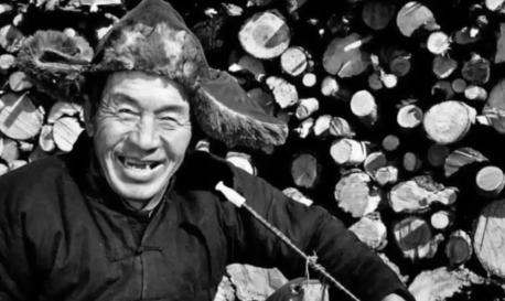 1948年11月，国民党第7兵团被消灭，国民党军官四处逃散。其中一位国民党中将军
