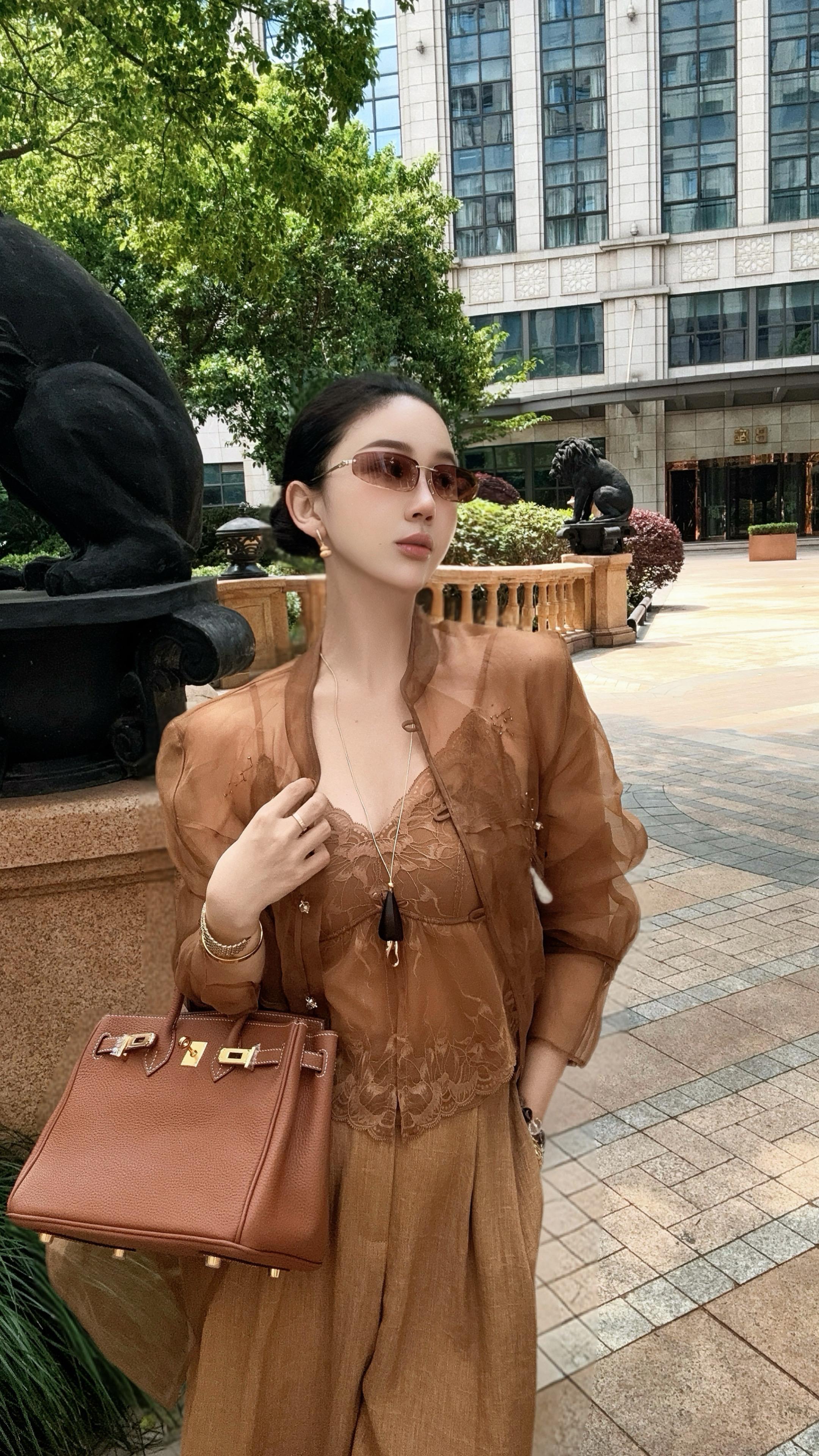女子独立则天地皆宽。