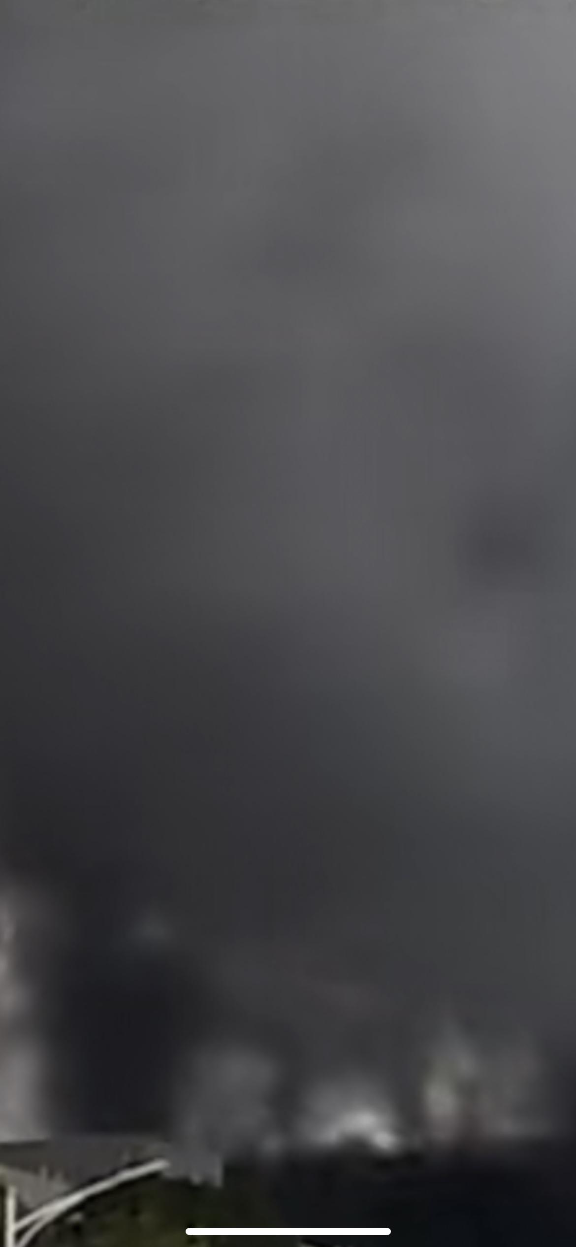 4月14日2时48分，多名网友称深圳坪山区马峦街道比亚迪坪山工厂起火，现场浓烟滚