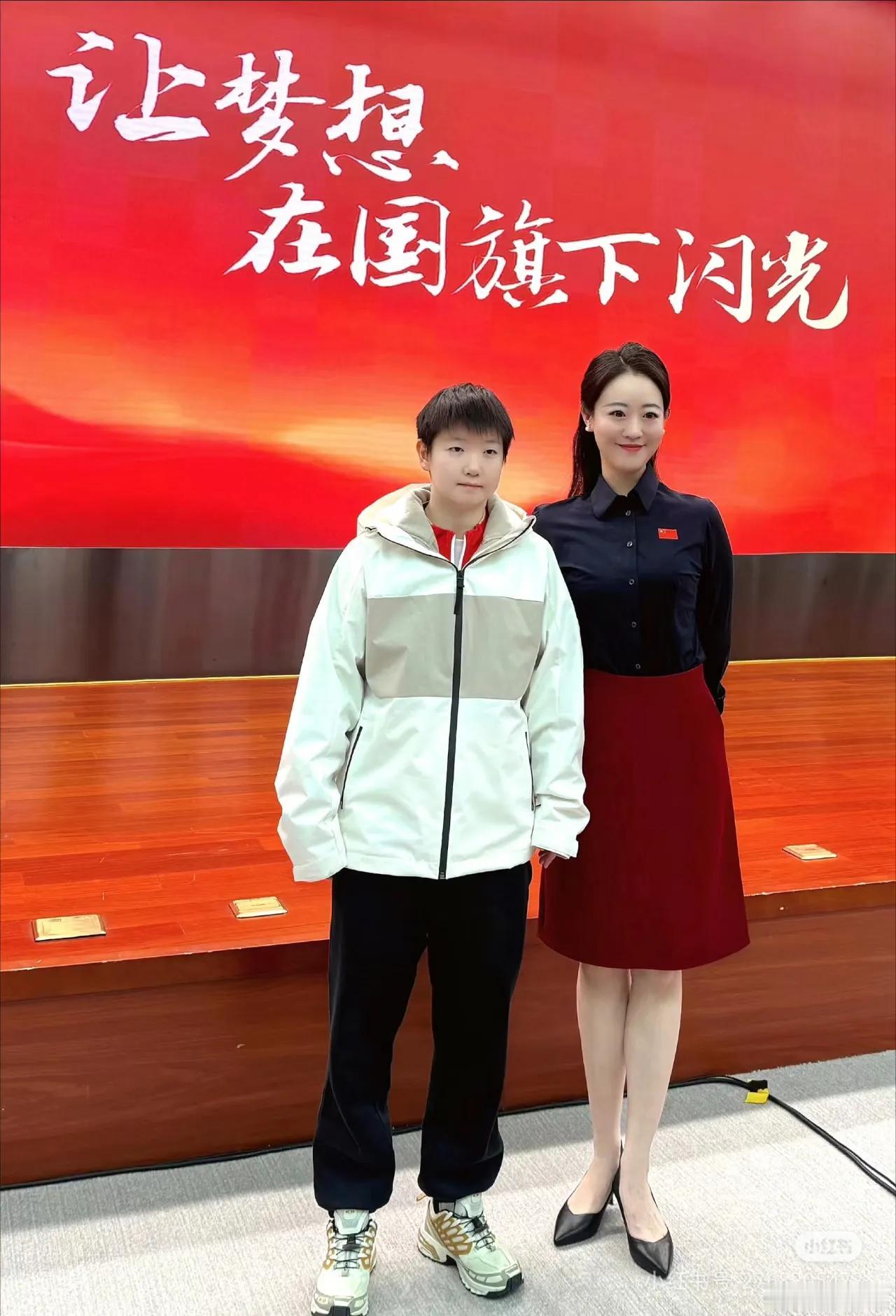 【烦】这样的活动有啥意义呢？除了耽误她休息，就会耽误她治疗[黑脸]


莎莎北京