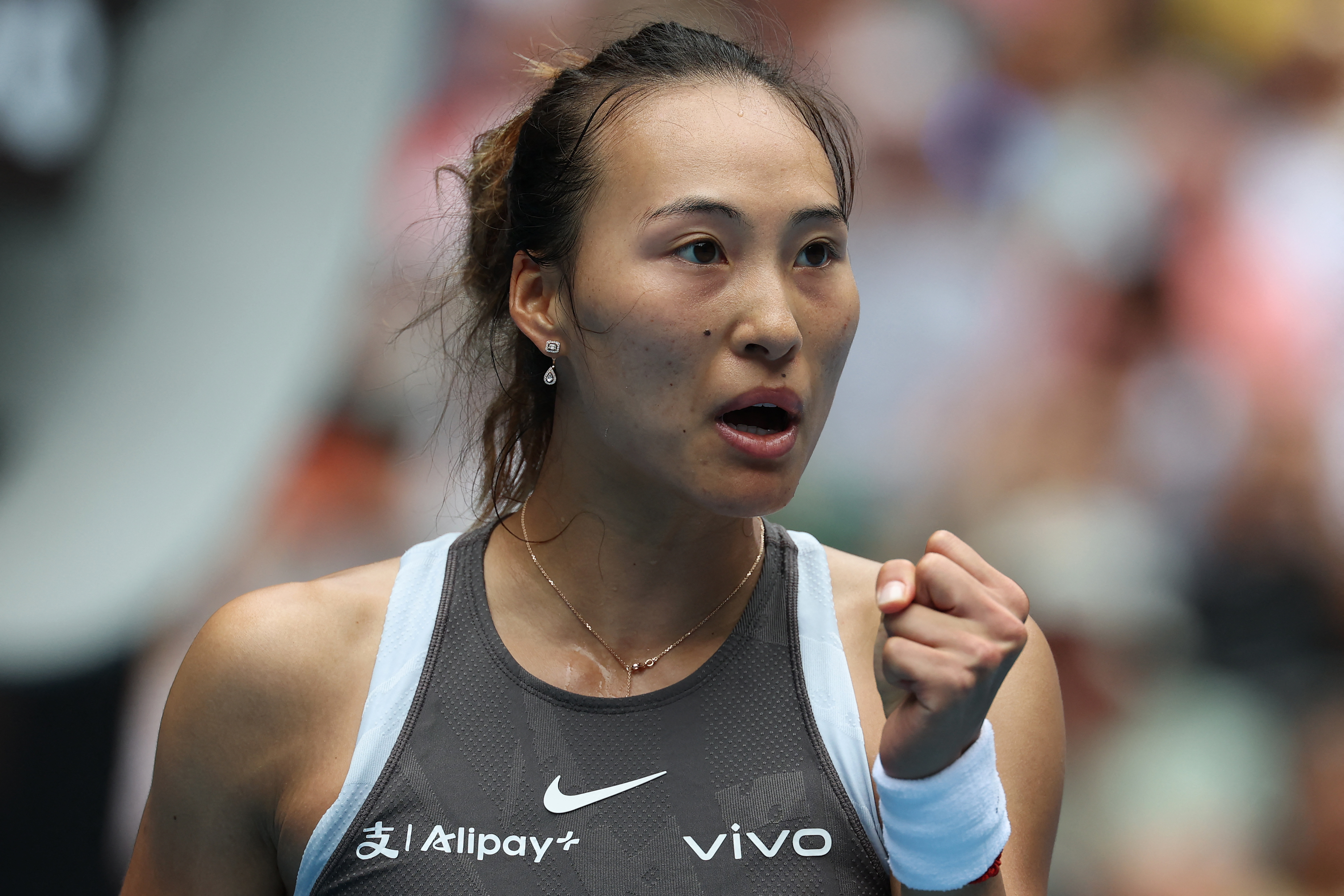 郑钦文闯入美网正赛👏美网2026 女单资格赛决胜轮，郑钦文以6-4 3-6 6