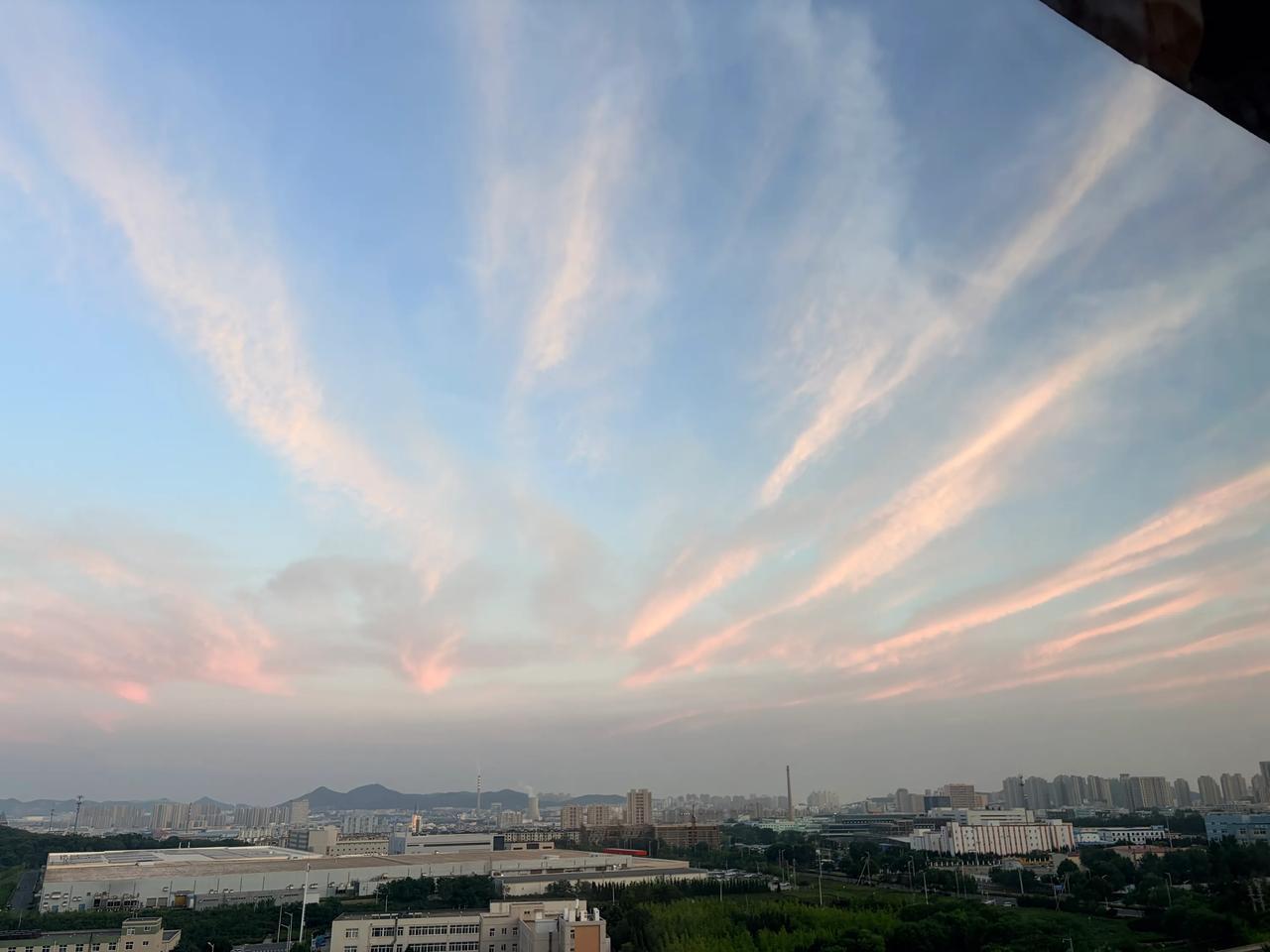 内蒙  呼伦贝尔
    7🈷️6日(晚)大连条友供图①。图②为分析预判参考: