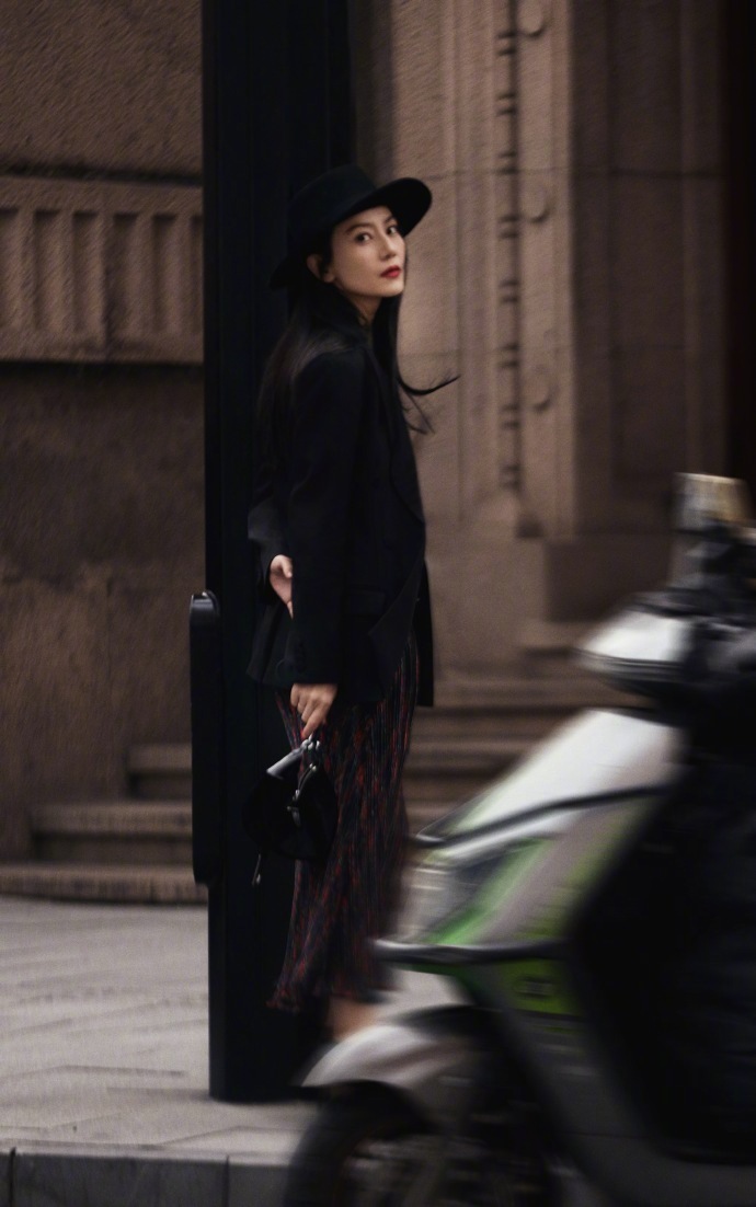 高圆圆 衣服穿人vs人穿衣服