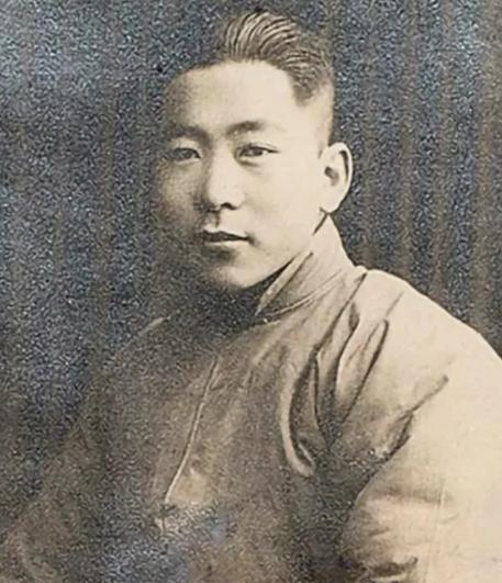 1928年，临刑前，陈乔年对狱友说：“让我们的子孙后代，享受前人披荆斩棘的幸福吧
