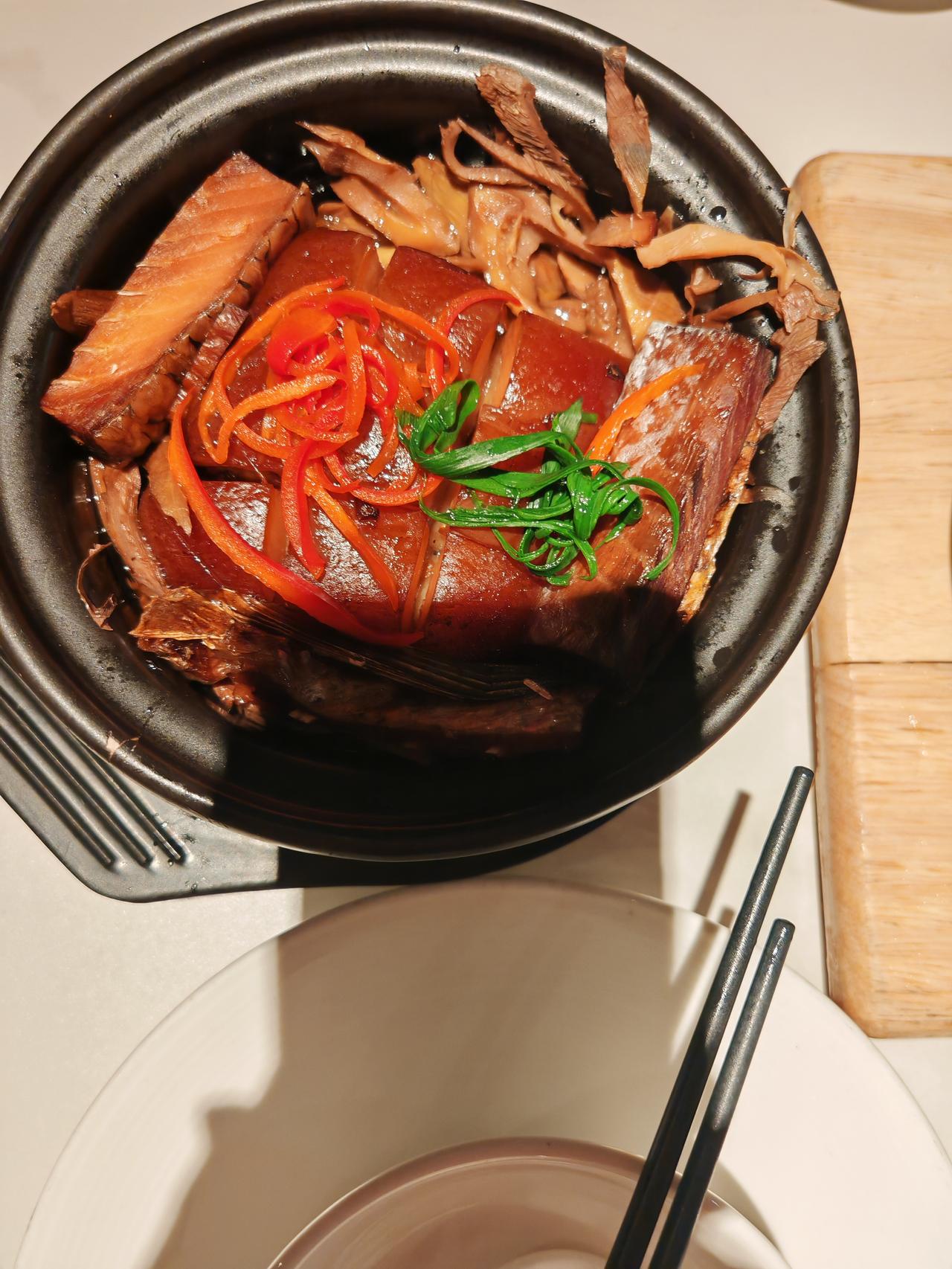 长见识了，昨天出了趟门见到了一个能提供免费睡觉的大超市！[大笑][大笑][大笑]