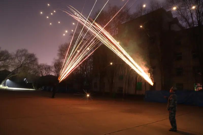 最近“军营十二时辰·为祖国守岁”24小时慢直播震撼开启，这可是第一视角探秘军营春