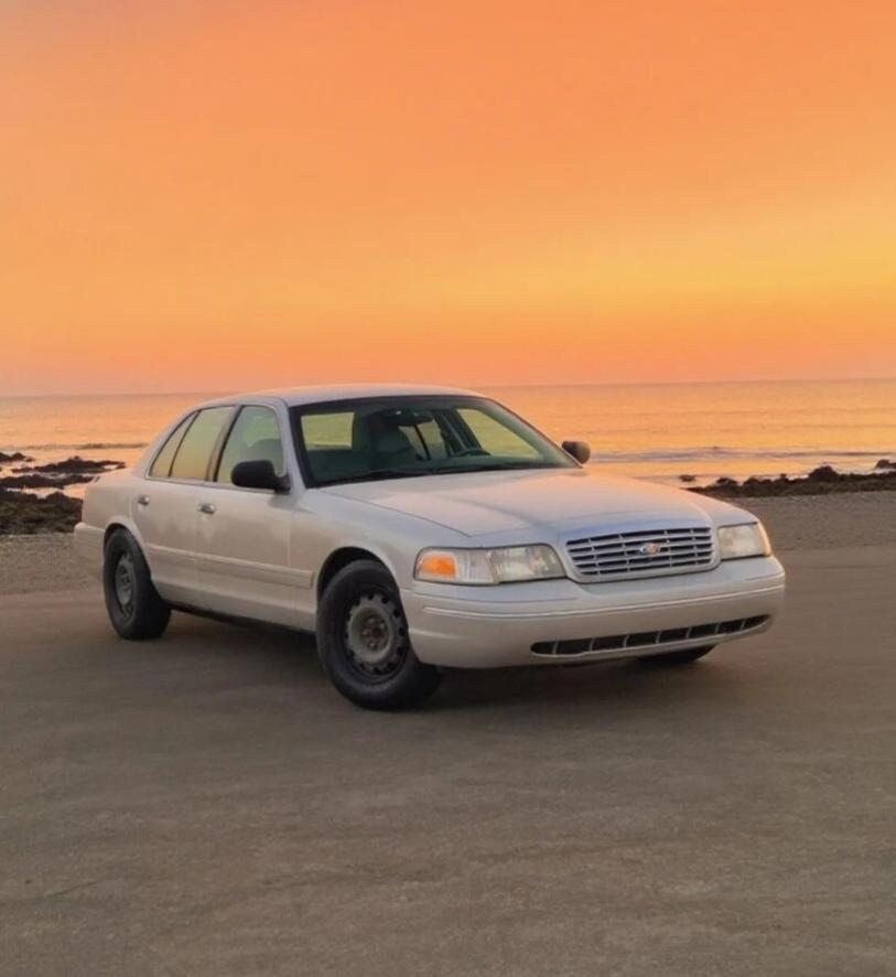 维多利亚皇冠，90年代的美式警车这台福特Crown Victoria（维多利亚皇