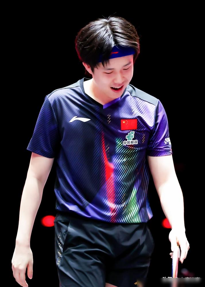 王楚钦那发球，勒布伦们逮着就投诉，一喊就是遮挡。可鹰眼那几秒钟，就把多少人的脸打