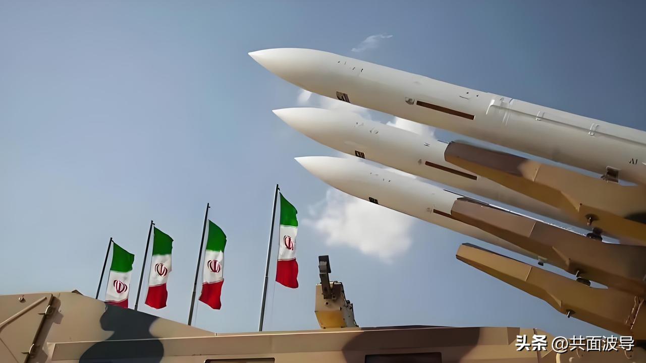 很多外国人都认为，伊朗目前正在做一件好事，就是痛击美国，给美国一点教训，因为很多