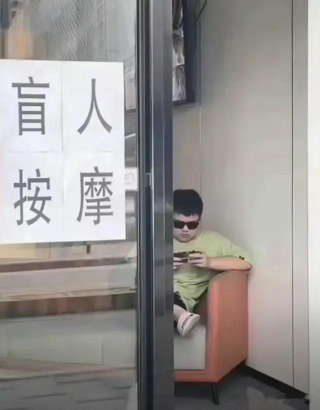 个人愚见：每次出现大灾大难，各大救助中心 爱心机构不是应该开放仓库救助，而不是开