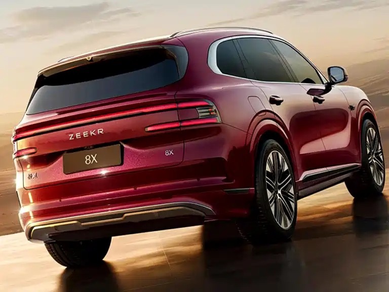 极氪8X 插混豪华SUV：全系2.0T混动专用发动机，双电机版零百3.7秒，三电