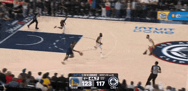 有哈登在，小卡这球就不会被追梦抢断，伤快船最深的远非中期交易，教练短板显露无遗。