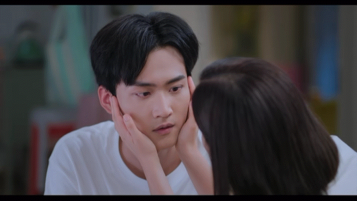 大雾中雾小雾周柯宇天选李雾 周柯宇就是李雾本雾吧！剧里对姐姐的深情与小花招，剧外