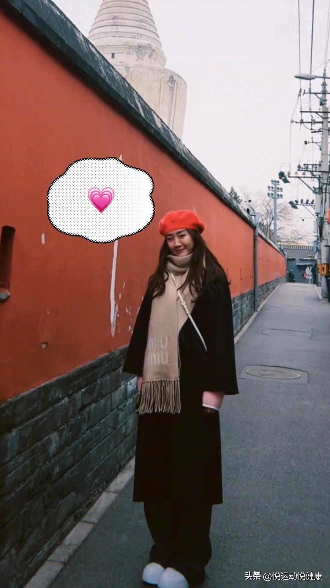 三八妇女节，陈梦回到了北京悠闲的逛街，状态真的美到我了！
 
卸下赛场的紧张，走