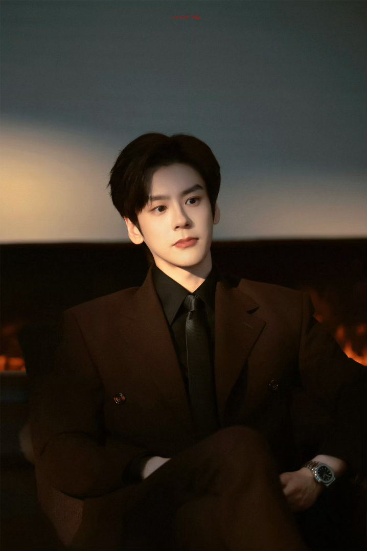 苦果亦是果讨来的糖也是糖你是迟来的欢喜 许淮颂送阮喻回家那段，确实太好嗑了。他舍