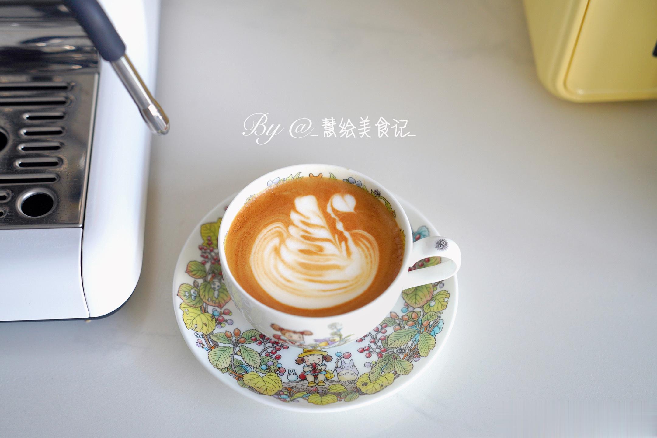 早午餐☕香菇油菜、素炒绿甘蓝、绿豆粥、金枪鱼披萨、咖啡[鲜花]周末愉快 ​​​