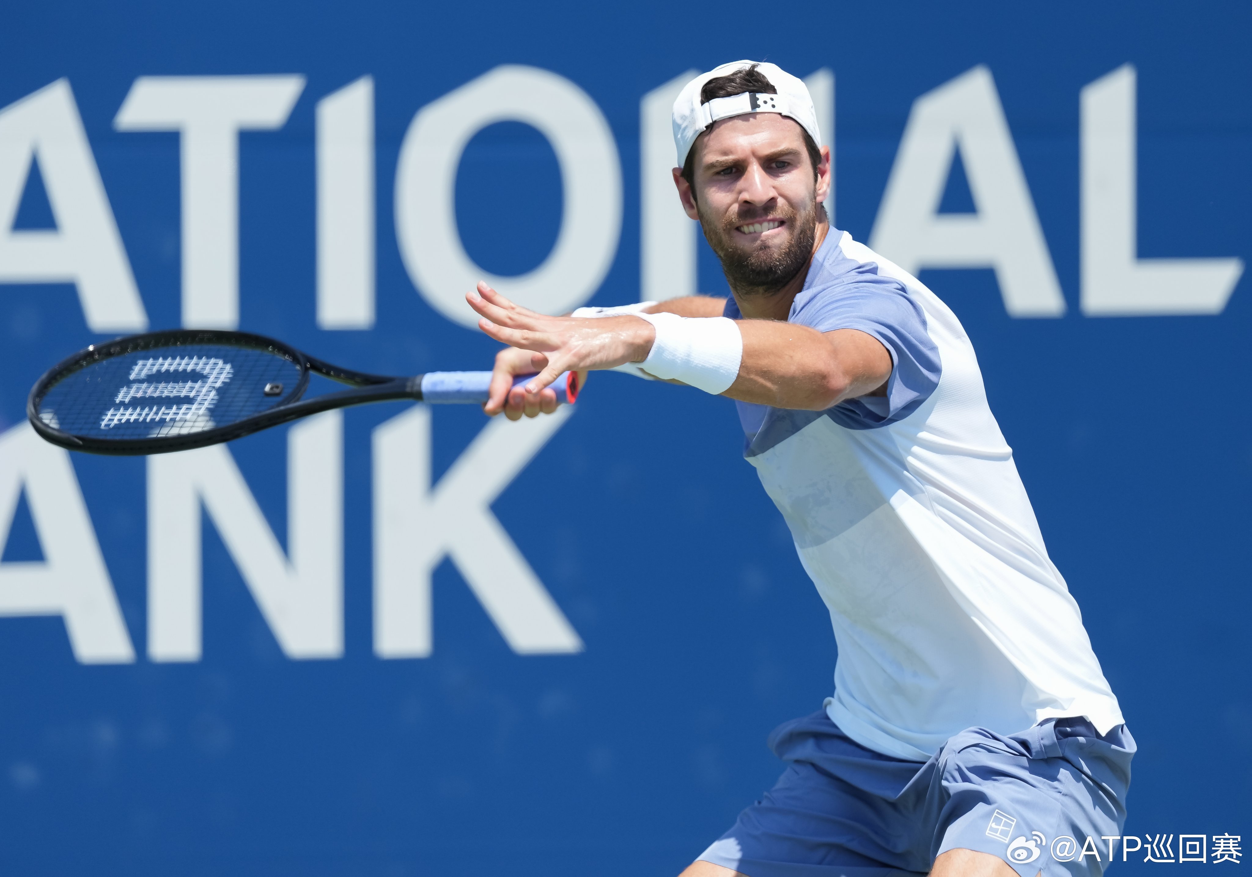 ATP1000 加拿大大师赛第三轮，11号种子卡恰诺夫以6-7(6) 6-4 6
