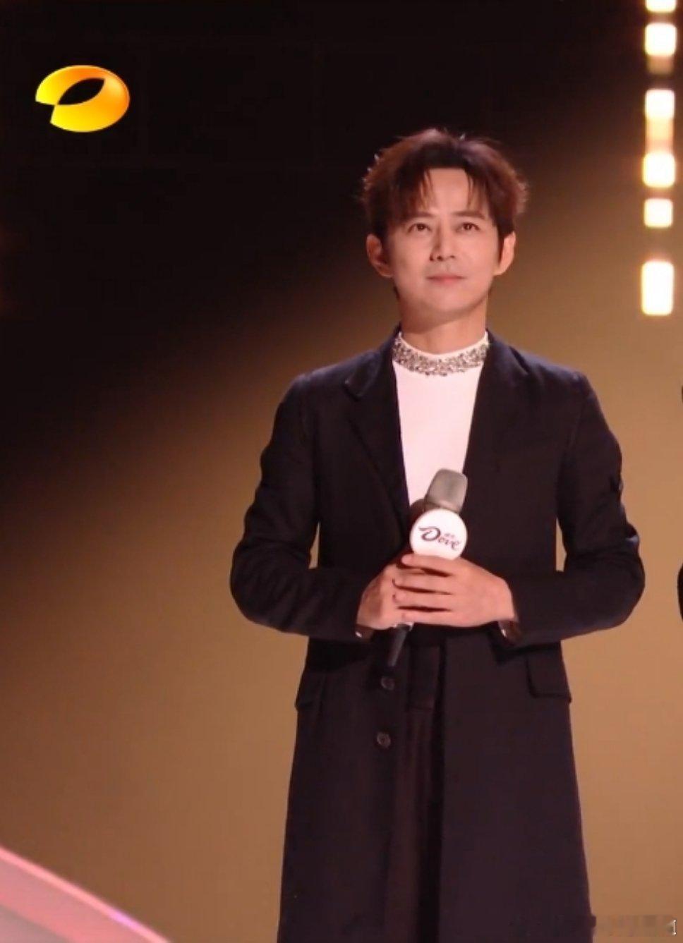 何炅 终于要结束了每周吐槽周考的是我，现在舍不得的也是我！何老师哭的时候，我眼泪