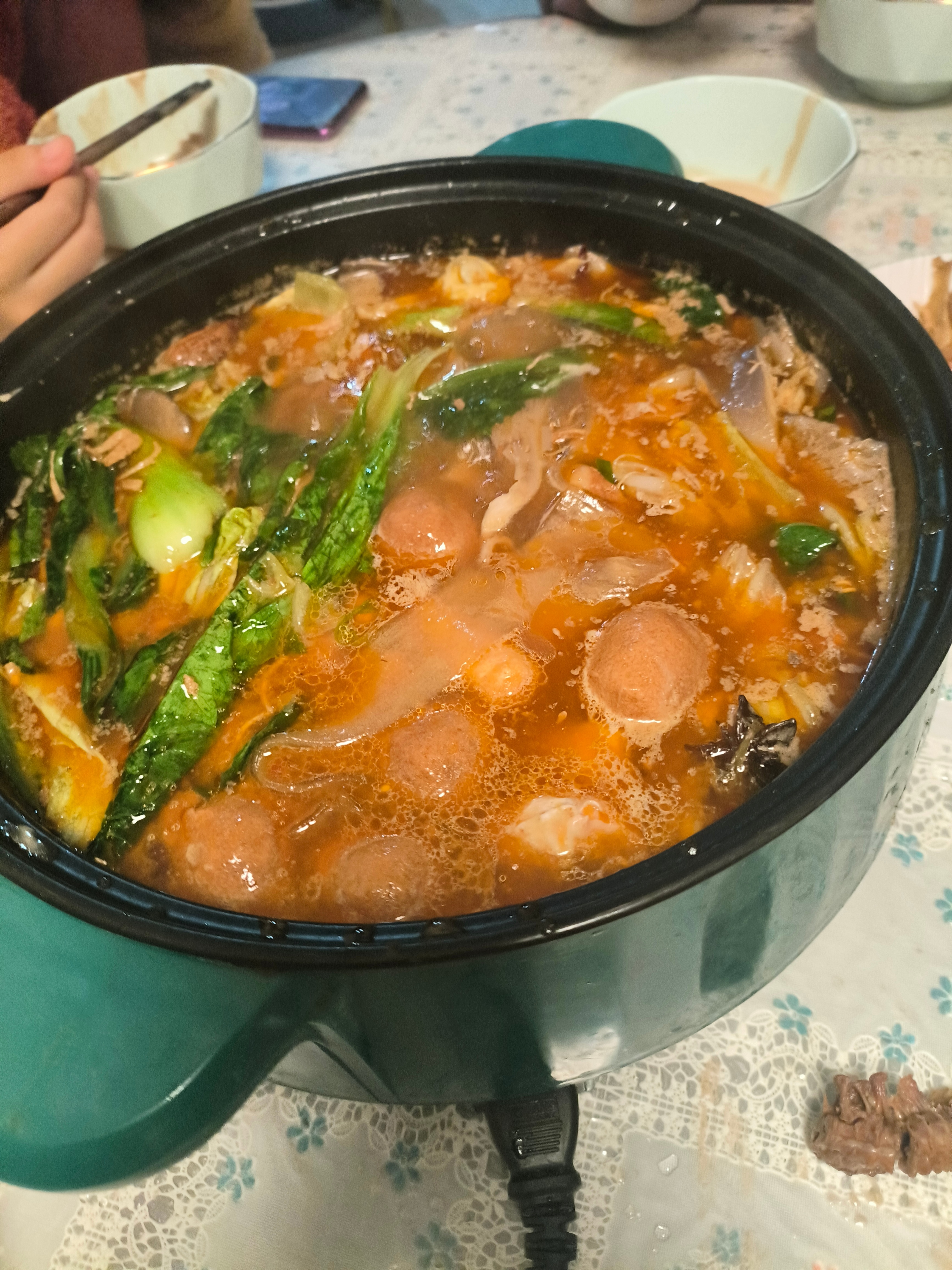 哎呀，一边看老大一边吃饭，不知不觉吃撑了，太下饭了。你就说这饭有没有食欲？人帅不