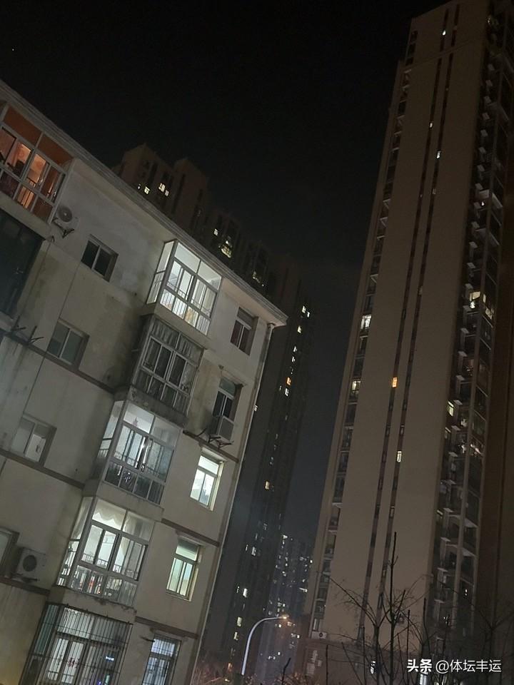 分享美好生活时刻小区的夜生活[比心][呲牙]