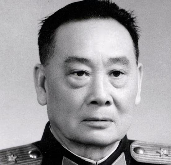 他为国交出10万大军与新疆，只提一个卑微请求，毛主席回电让他老泪纵横，9年后才敢