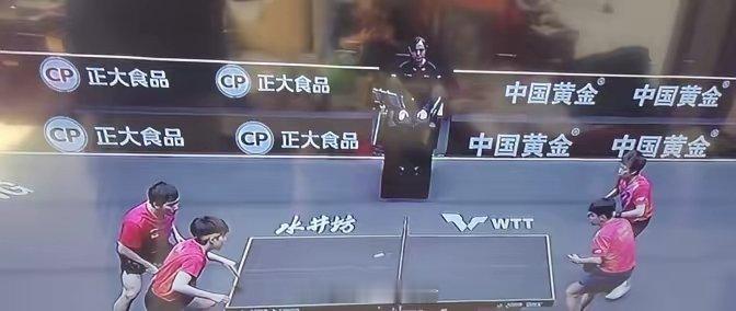 林高远这次真是掉链子了，关键时刻掉了链子，简直成了林诗栋的拖油瓶！梁靖崑和王楚钦