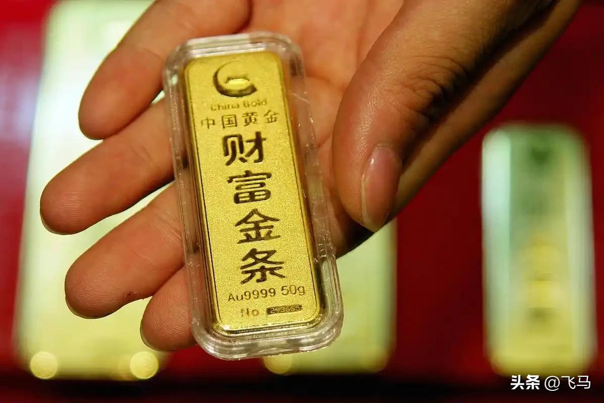 以前老婆想要个金手镯，那时才七百元一克，嫌太贵没买，现在直呼后悔[祈祷][祈祷]