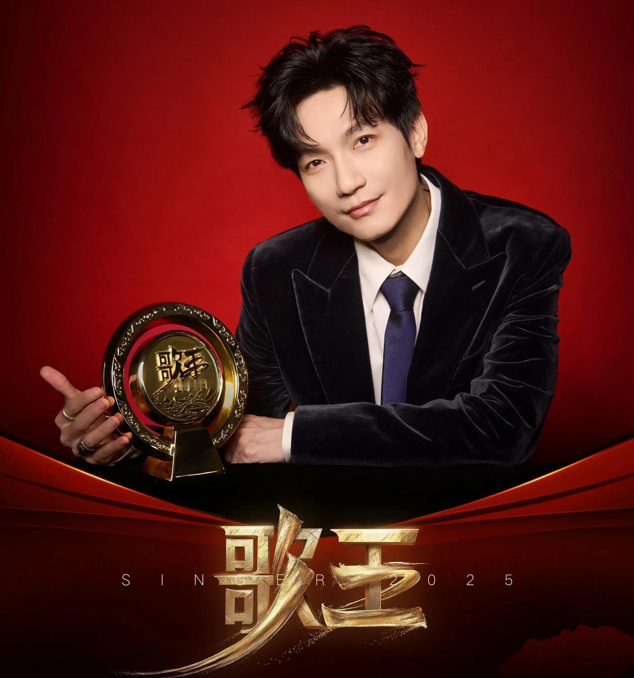 酒吧驻唱25年，他竟逆袭成‘歌王’！陈楚生夺冠后一句话看哭全网”！
谁能想到，当
