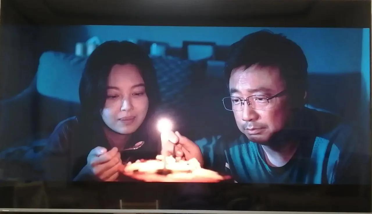 最近看完了两部电影，一个是徐峥辛芷蕾主演的《逆行人生》，一个是沈腾马丽主演的《抓