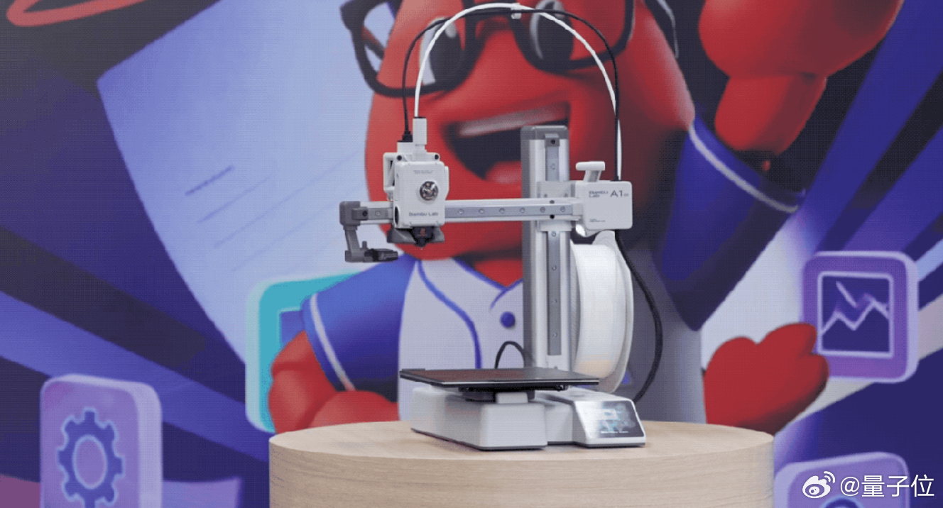 arkclawopenclaw何同学 要论整活儿，还得是何同学。因为别人玩龙虾是