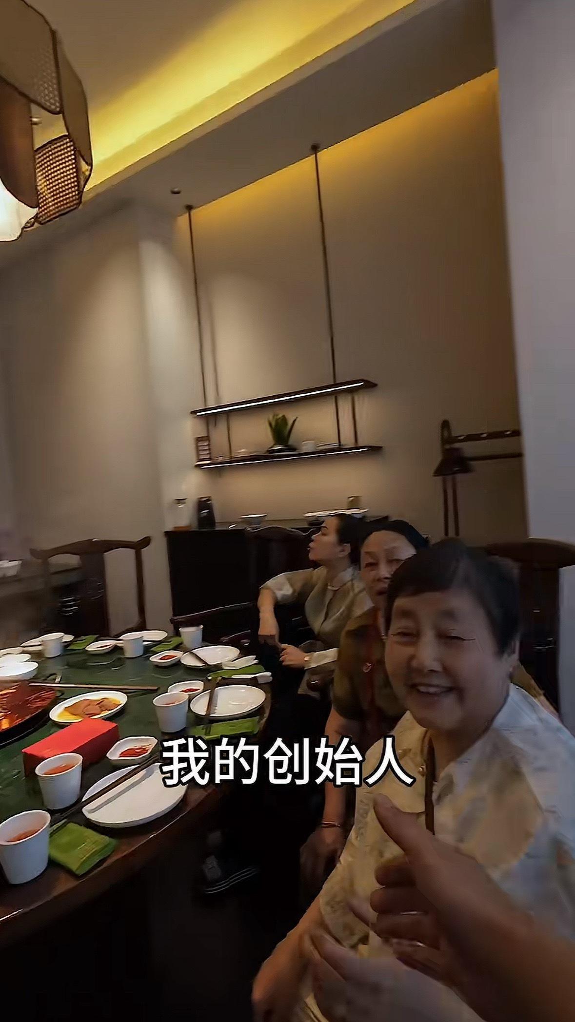 全世界都在陪我的欧巴胡闹。《回来拿手机》《额，好霸气》《我的创始人》《我的合伙人