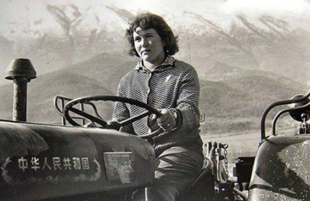 1972年尼克松访华后，阿尔巴尼亚怒了，霍查亲自给毛主席写了一封“万言信”：“为