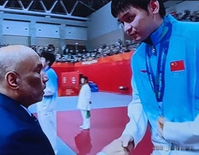 点“石”成金！4-0王楚钦加冕亚运三冠王，林诗栋时代真的来了！