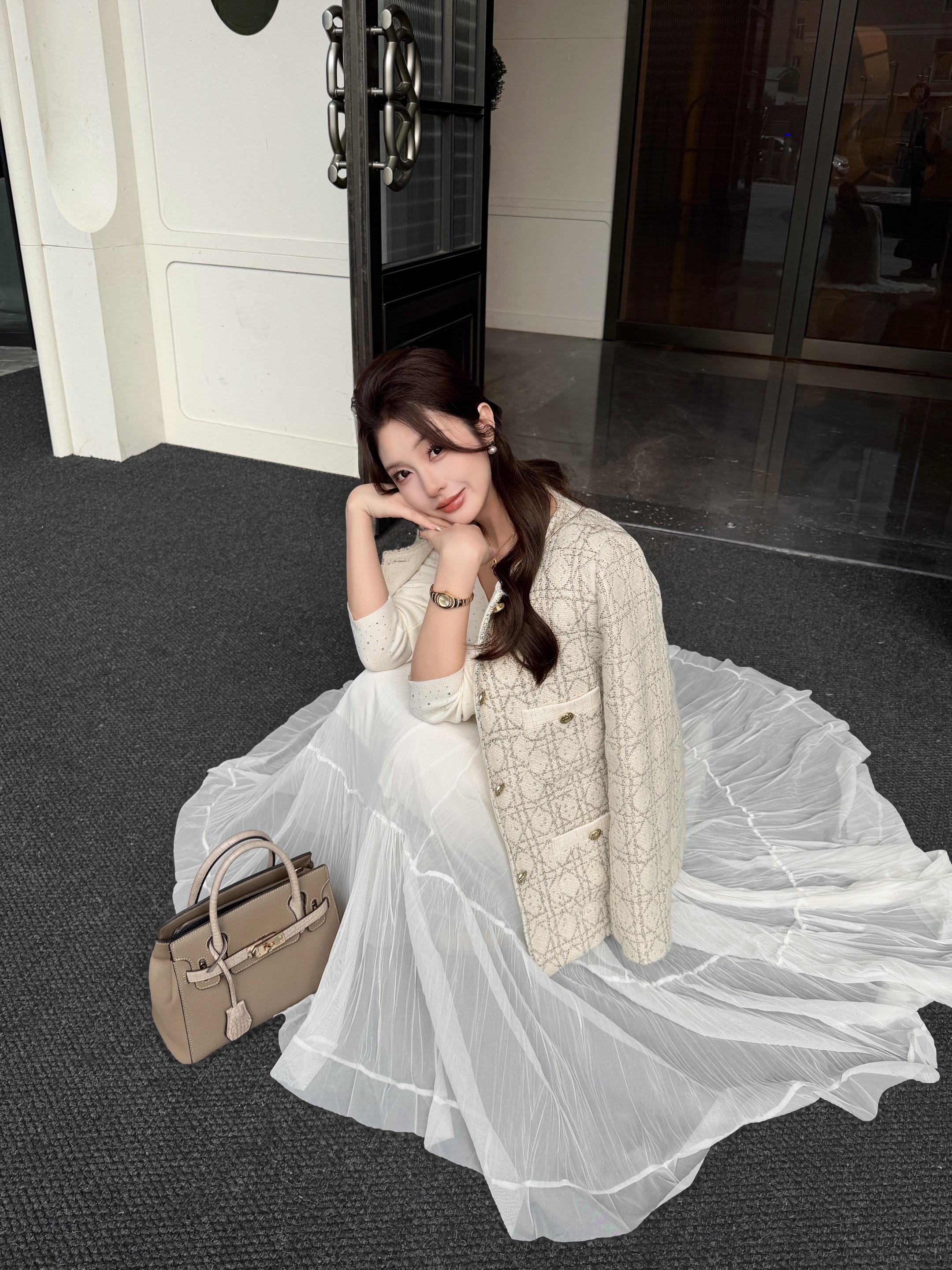 人在感觉到幸福的时候是不被过去牵绊的。