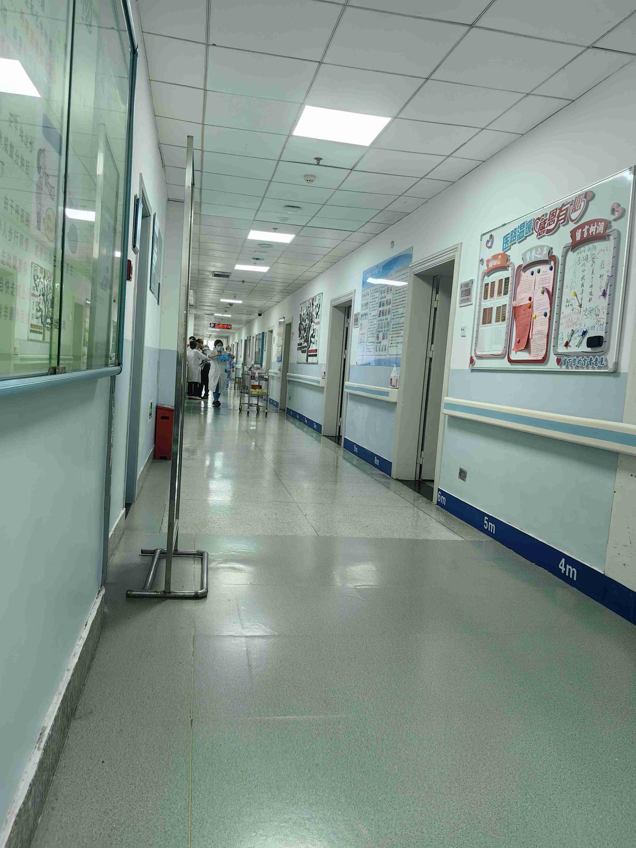 我的今日状态：😭伤心难过
我这里的天气：☀️晴天我是70后的大姐。今天陪我老公